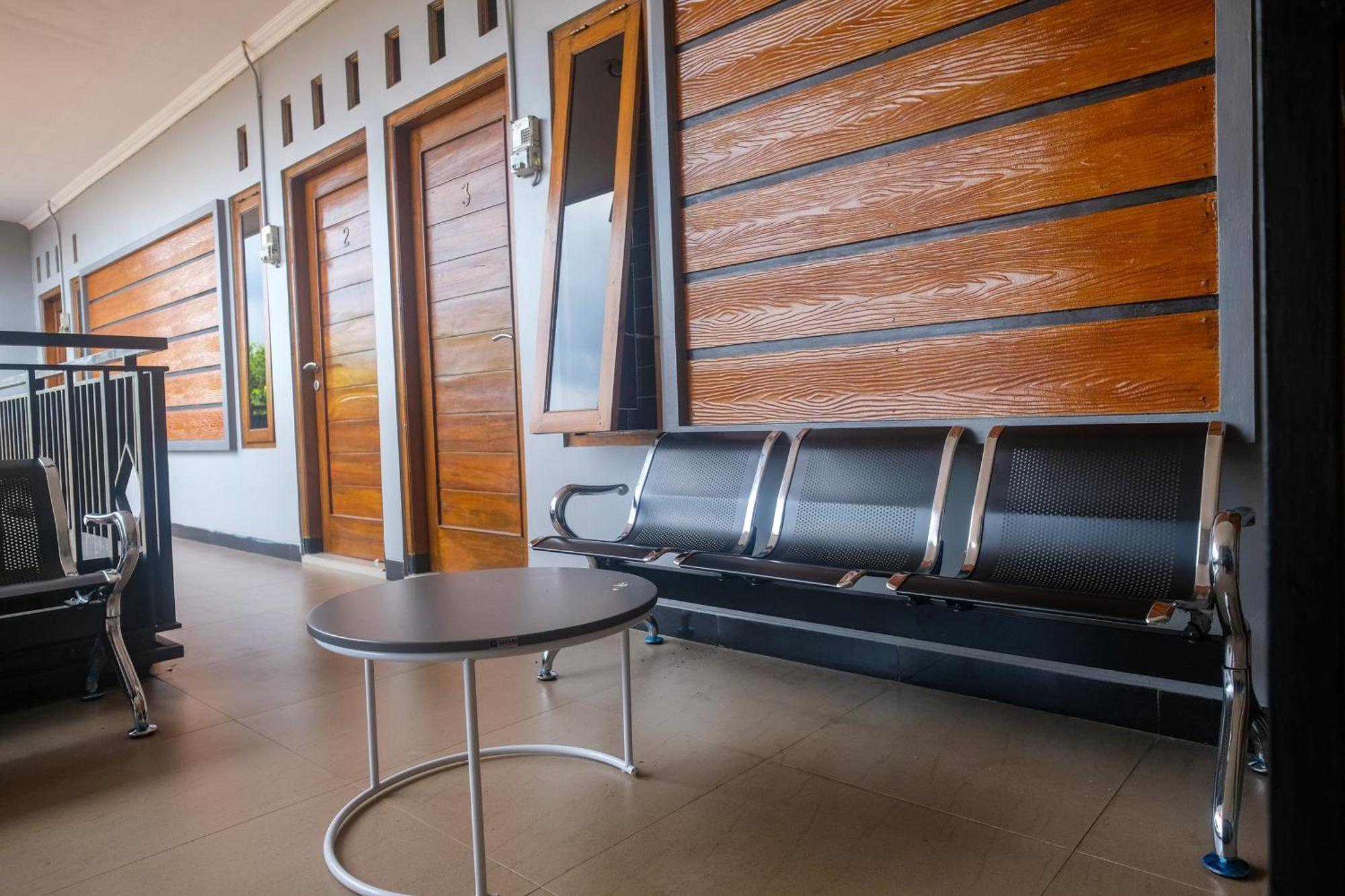 Al Abror Homestay Mandala Krida Mitra Reddoorz Yogyakarta Exteriér fotografie